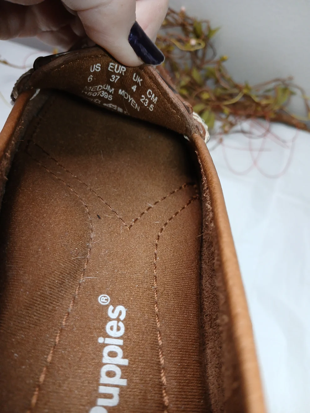 Hush Puppies Women's Brown Leather Bit-Accent Loafers *Scuffing Under Front*